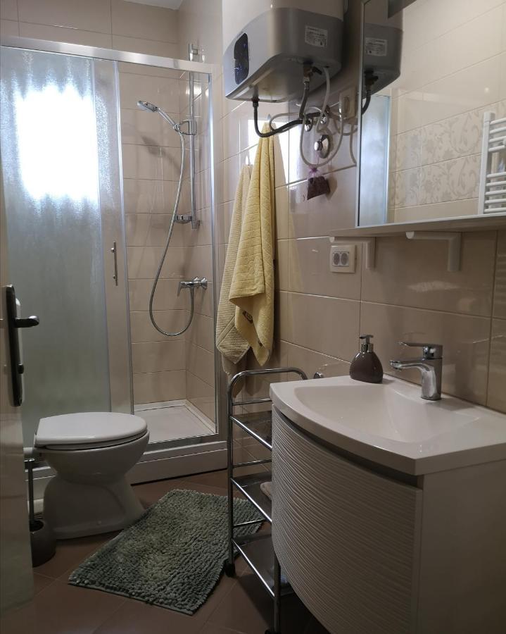 Apartment Nika Banjol Luaran gambar